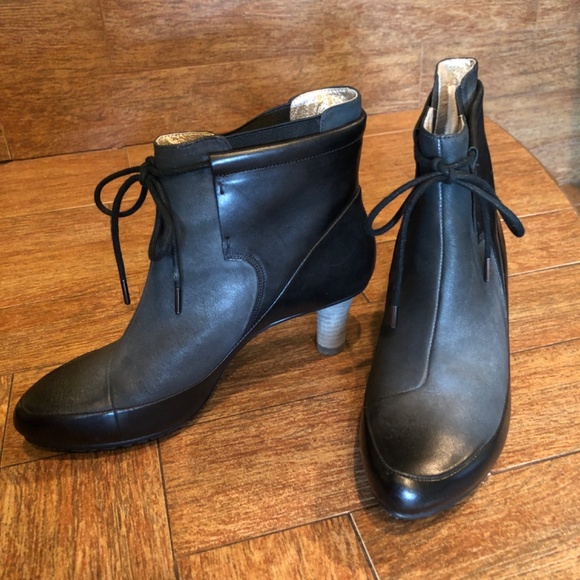 Black leather ankle boots - Picture 2 of 4